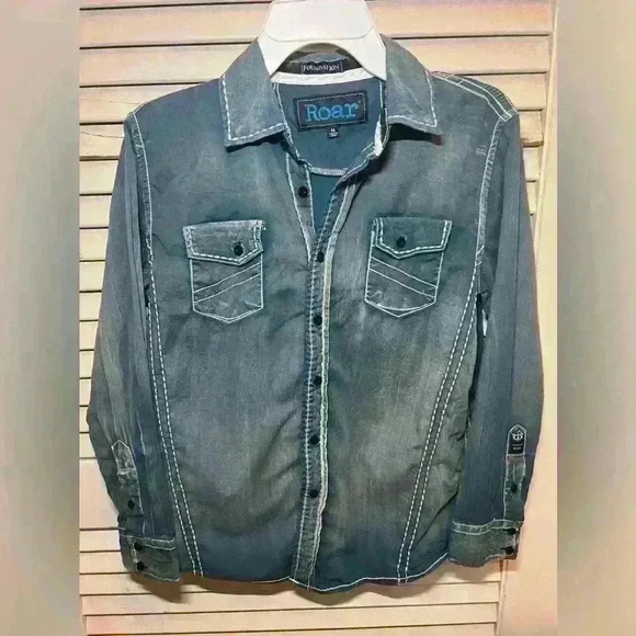 Roar Other - ROAR Boys Distressed Dress Button Down Shirt, long Sleeves Size Medium A0028